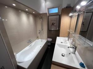 Via Cavour 246 - Monti District Bright Apartment