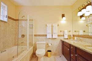 3 Min Walk to Beach - Blessed Manor 5 Bed House