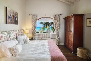 Relaxing Beachfront Home with Pool - La Paloma
