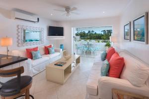 Garden and Pool Views - Glitter Bay 310 1 bed