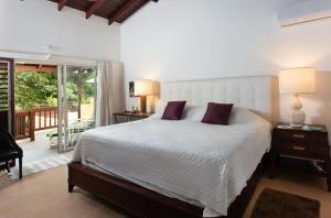 Beachfront Villa with Plunge Pool - Church Point 2