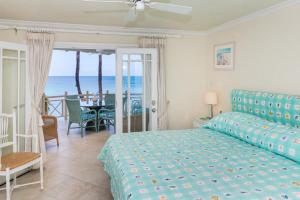 Beachfront Bliss with Spa Pool - Reeds House 9