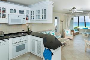 Beachfront 1-Bed with Spa Pool - Reeds House 9