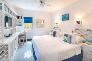 Private Beachfront Oasis - Reeds House 1 3 bed