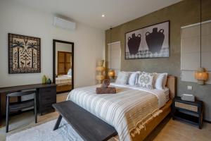 Sea-view rooftop & pool · 5min to ocean · 2 BR