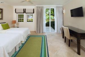 Modern Beachfront Condo with Pool - Sapphire 116