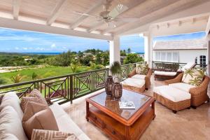 Villa with Pool Golf Views - Coral Blu 2 bed