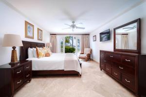 Villa with Pool Golf Views - Coral Blu 2 bed
