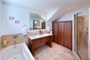 Villa with Pool Golf Views - Coral Blu 2 bed