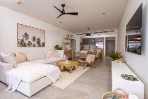 Stunning New Luxury Beachfront Condo - Allure 202
