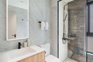 Exceptional Beachfront Condo - Allure 101