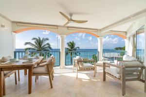 Stunning beachfront condo with amazing beach views - Villas On the Beach 305