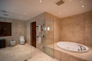 Oceanfront luxury - Portico 1