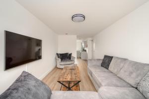 Pringle 2 Bedroom Apartment - Edinburgh