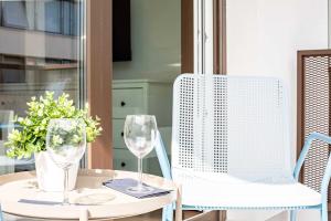 Central - Balcony - Comfort and Calm Hideaway