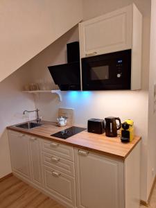 Cozy Studio for 2 AC Prime Location