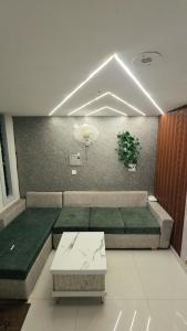 Luxury Studio -Couples & Business
