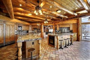Unique Lodge Accommodation near Heber City, Utah