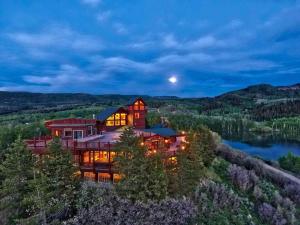 Unique Lodge Accommodation near Heber City, Utah