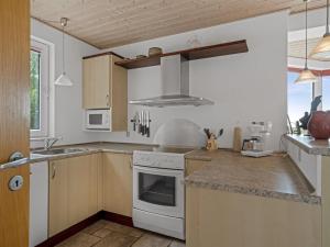 Holiday Home Simo - 250m from the sea by Interhome