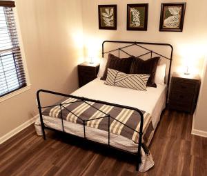 Pet-Friendly Cabin with a Private Hot Tub in Bostic, North Carolina