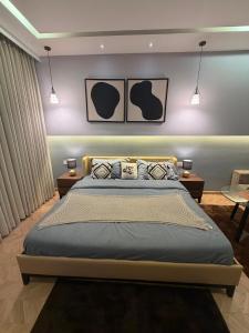 Cozy Studio Escape with Aravalli Hills View