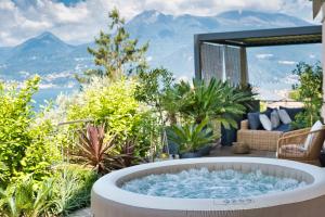 The Hidden Gem – Jacuzzi Lake View