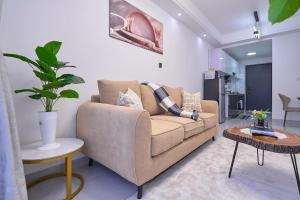 Central Kilimani 1br-Steps to Malls, Indoor Pool, and Gym