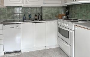 3 Bedroom Gorgeous Home In Visby