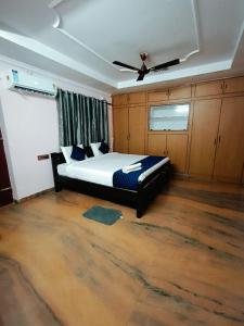Luxury Villa Rooms Near RK Beach By KP Suites Vizag