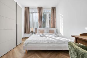 Large Family Apartment for 6 - AC & Garage