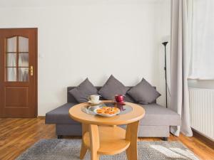 Riverside Apartment Niewielka 29A Warsaw by Solarento