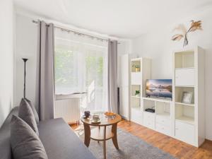 Riverside Apartment Niewielka 29A Warsaw by Solarento