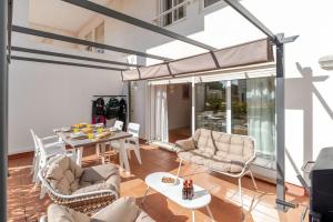 Seabreeze Duplex – Beach & Terrace