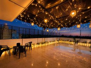 Private Rooftop Apartment near World Street - Skyline 81 by Vistara Stays - Faridabad