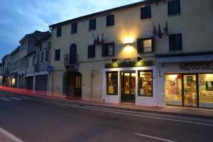 阿尔伯格阿拉坎帕纳酒店 - 卡扎戈·迪·皮亚尼加