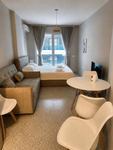 SOLIS Residence,Fleur Apartments