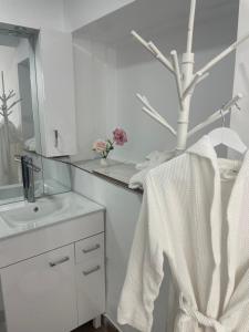 Center Mirror Street Studio
