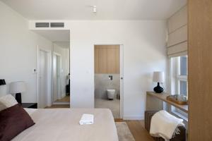 3-Bedroom Mokotów Apartment with Sunny Tarrace