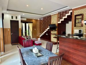 Ramantika Sunset Bay