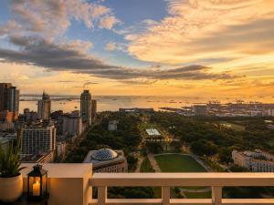 Modern condo with Luneta View, near Schools, etc