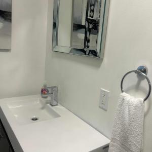 Clifton Hill suite 1102