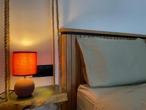 Calheta Suite Jardim - Adults-only suite with a freestanding bathtub and garden view