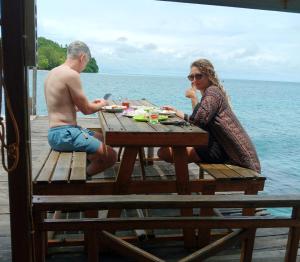 Losmen Togean Wisata