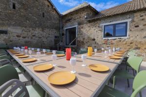 So Villa Le Chalet 58 - Piscine interieure - Basket - 2h de Lyon - 45p