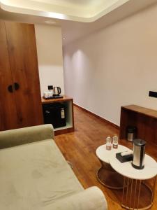 Hotel Varanasi Ganges Opposite Banaras Railway Station