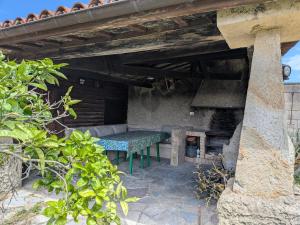 House with Private Garden & Sea Views Near Gijón Beach