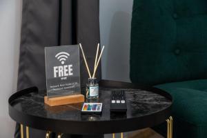 4K Cinema Bungalow Fast WiFi and 5min to Beach