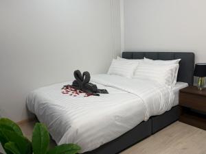 4K Cinema Bungalow Fast WiFi and 5min to Beach