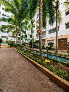 Opaline - Hospitals - Wi-Fi - Tram - Parking